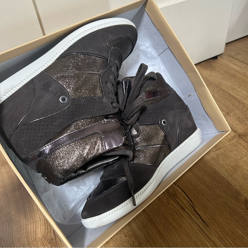 Michael Kors Nikko Sneakers 9.5 Brown Suede Metallic Lace Up Logo Wedge High Top - Picture 8 of 8